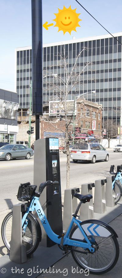 Solar powered Divvy station at Broadway/Argyle in Chicago