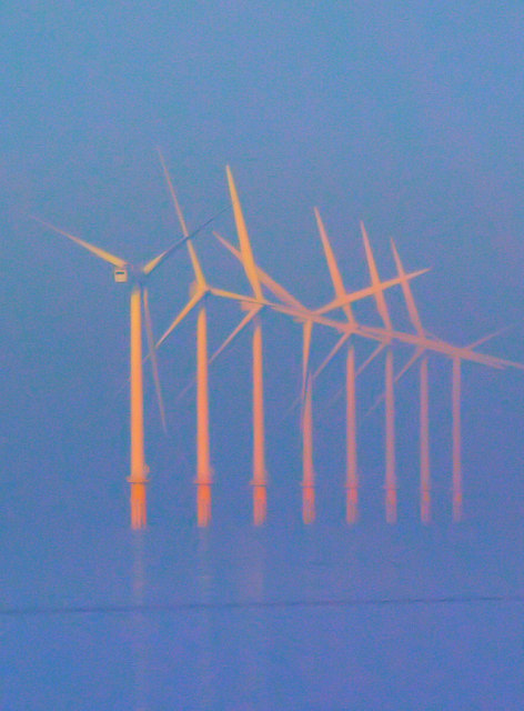 Burbo Bank Offshore Wind Farm in England. By Steve Fareham at Wikimedia commons.